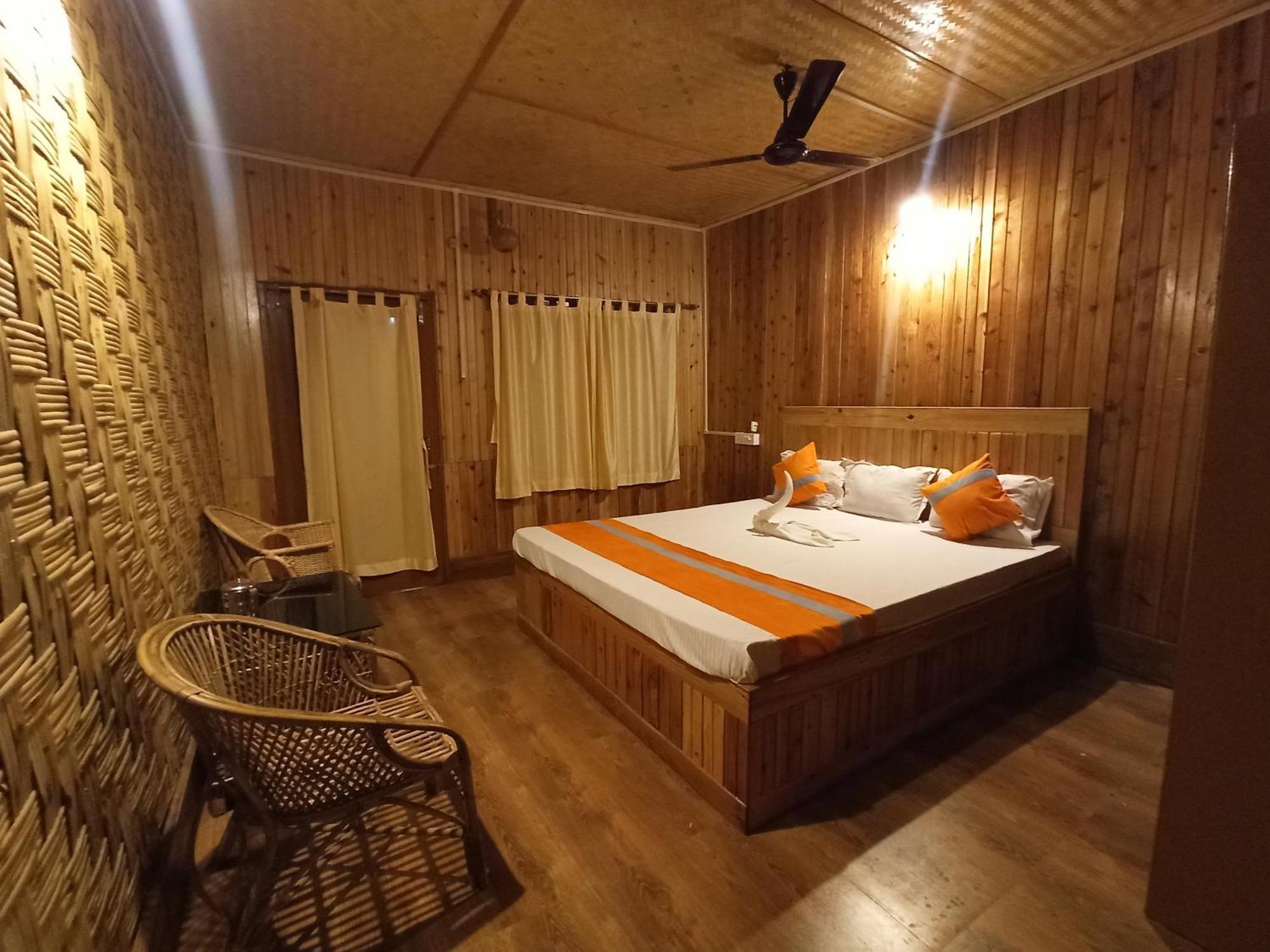 Grasshopper Jungle Queen Resort Chālsa エクステリア 写真