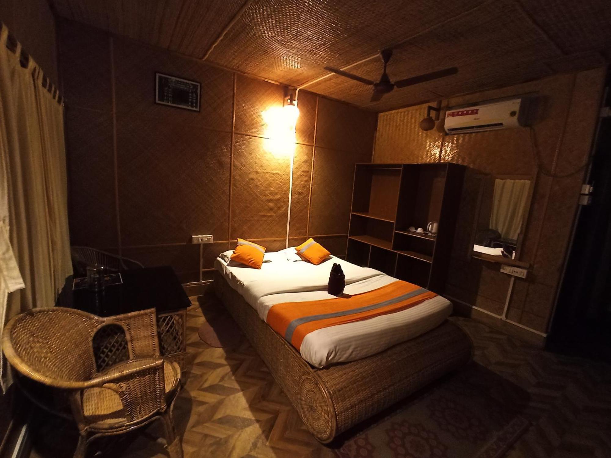 Grasshopper Jungle Queen Resort Chālsa エクステリア 写真